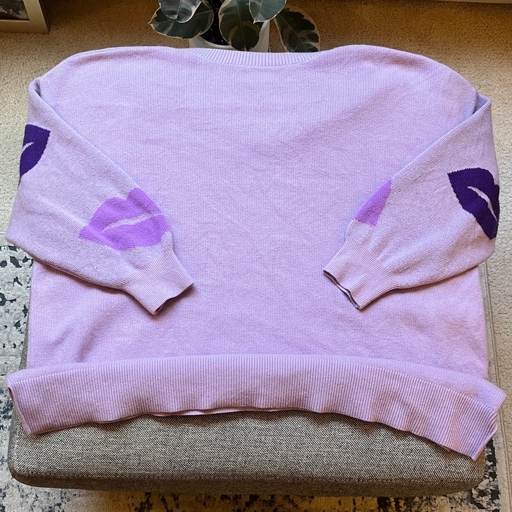 Oversized Supersoft Essentials Lip Print Split Side Pullover Sweater , Size: 2X - Picture 3 of 17